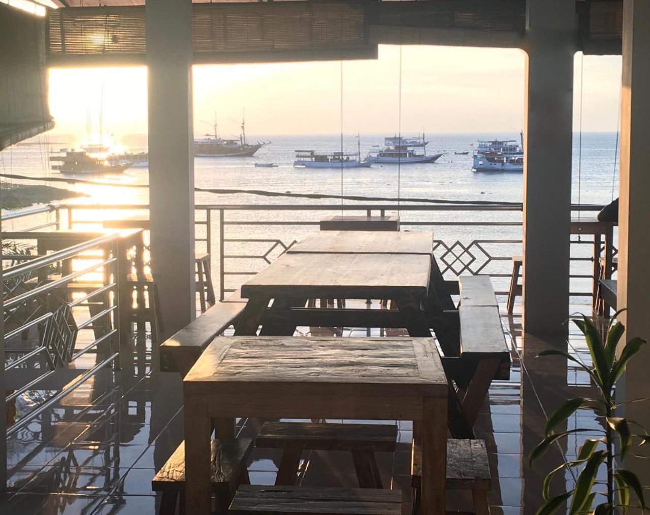 Bajo Sunsets Vandrehjem Labuan Bajo Eksteriør billede