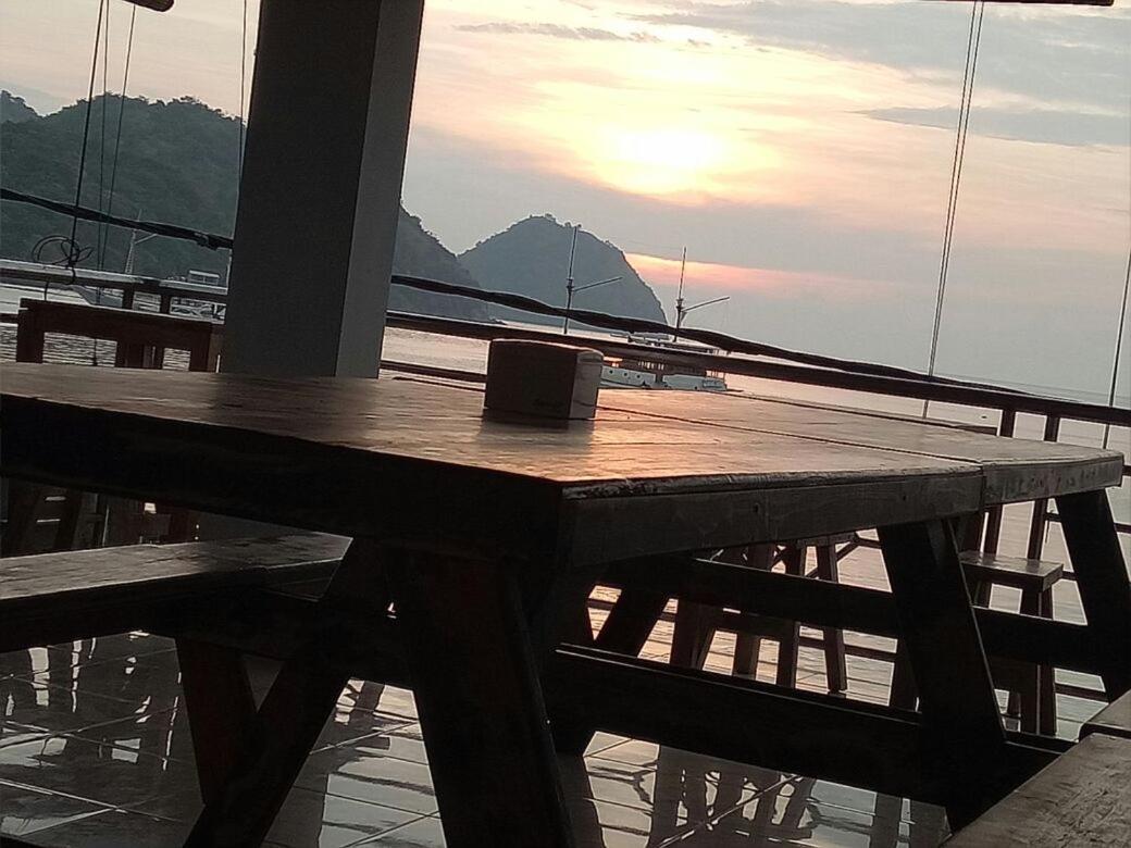 Bajo Sunsets Vandrehjem Labuan Bajo Eksteriør billede